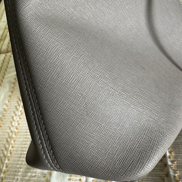 Michael Kors Jet Set Travel Micro-Stud Pearl Grey Saffiano Leather Tote Handbag - Picture 12 of 15